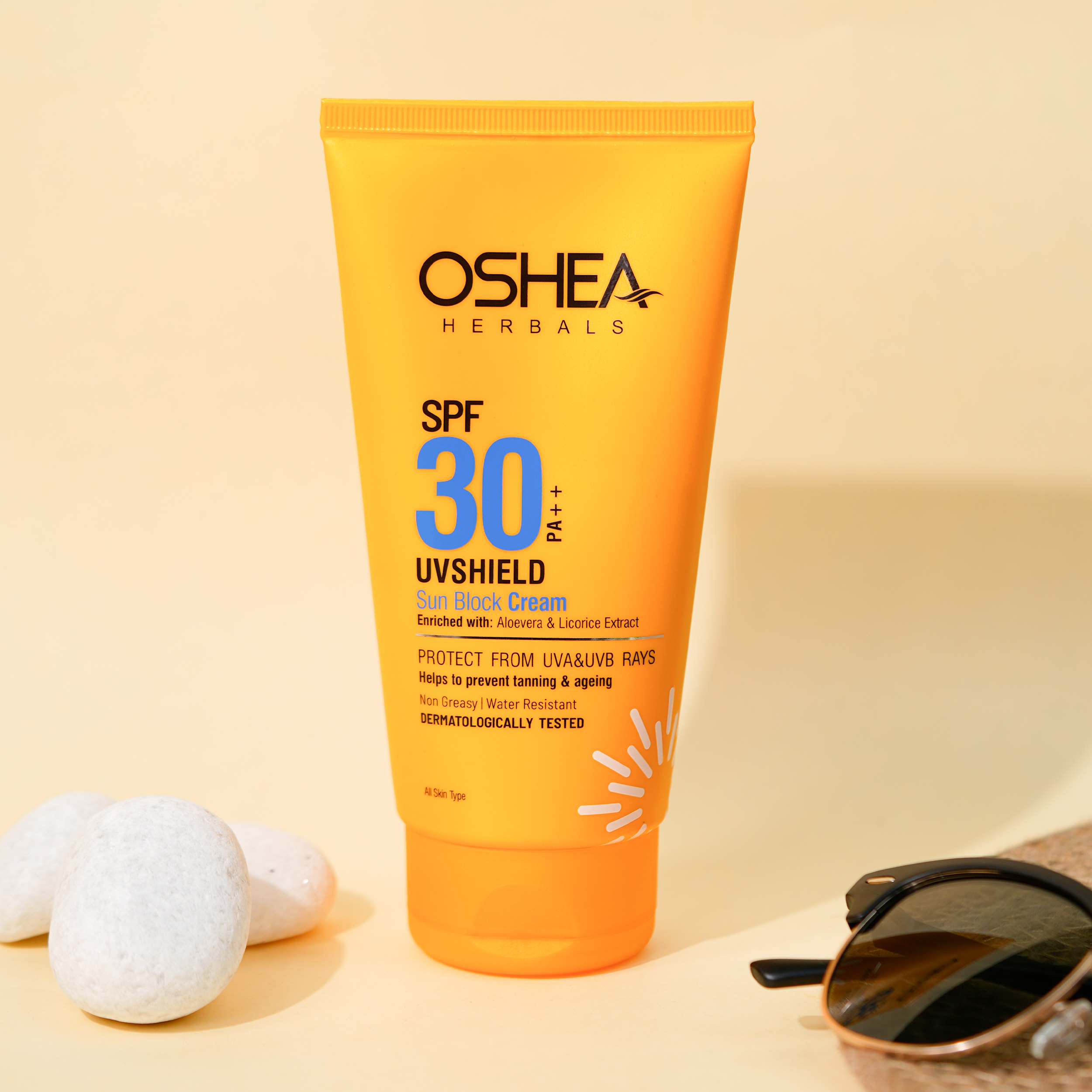 Oshea Herbals UV Shield Sun Block Cream SPF 30 PA ++ - Protection from UVA & UVB Rays with Aloe Vera & Licorice Extracts - Non Greasy & Water Resistant - All Skin Type - 120 grams