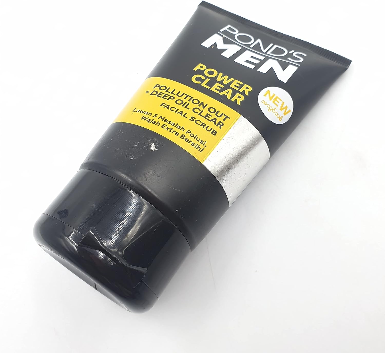 Pond's Men Power Clear Facial Scrub - Pollution Out & Deep Oil Clear  - Deep Cleansing Facial Scrub - Removes Excessive Oils and Blackheads - 100 g